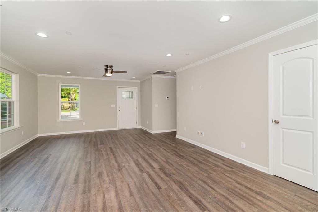 911 Carter Street High Point, NC 27260 - Photo 4 of 29 Gallery Image 4