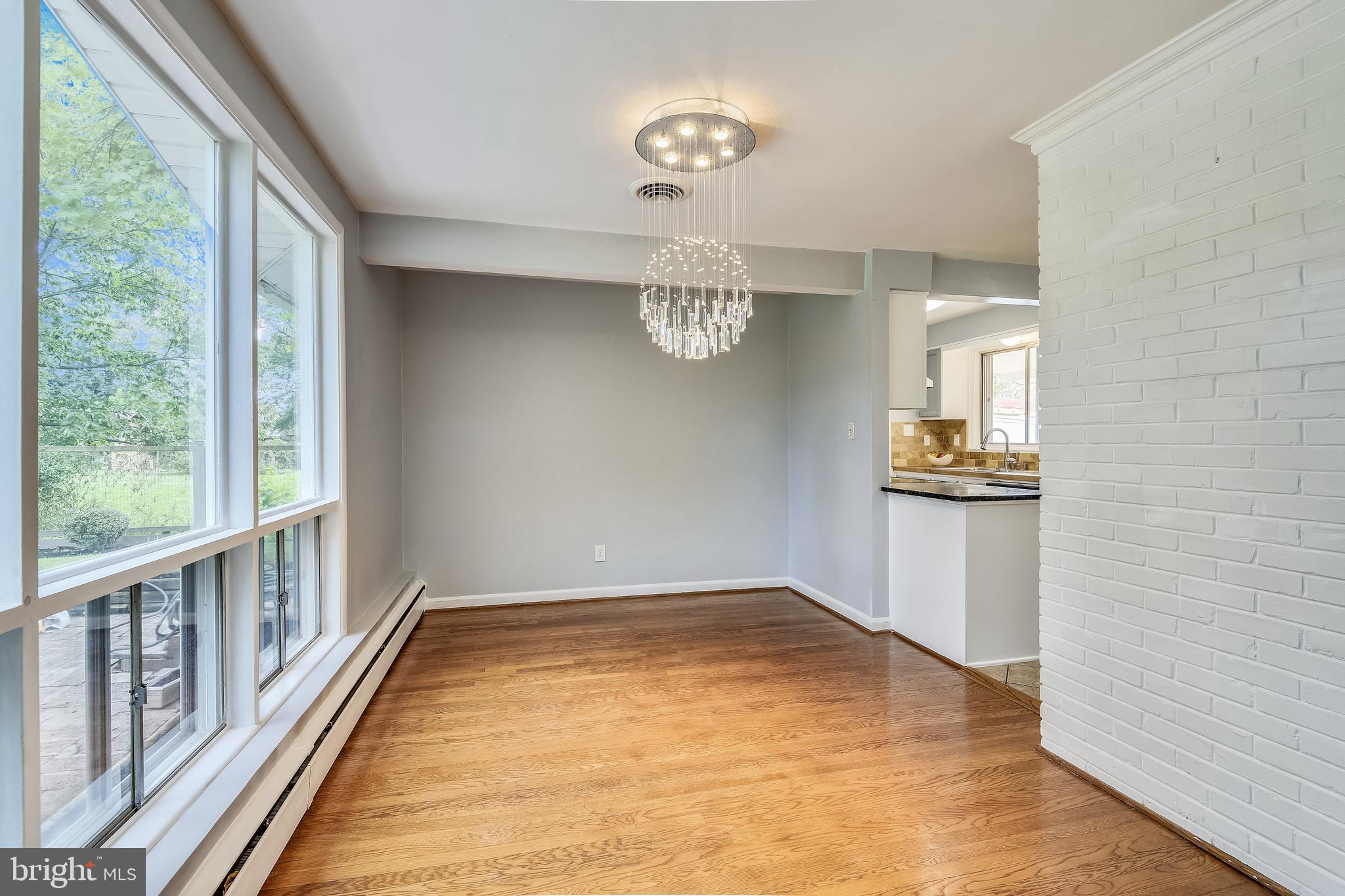 3516 Old Post Road Fairfax, VA 22030 - Photo 17 of 70 Walls of windows