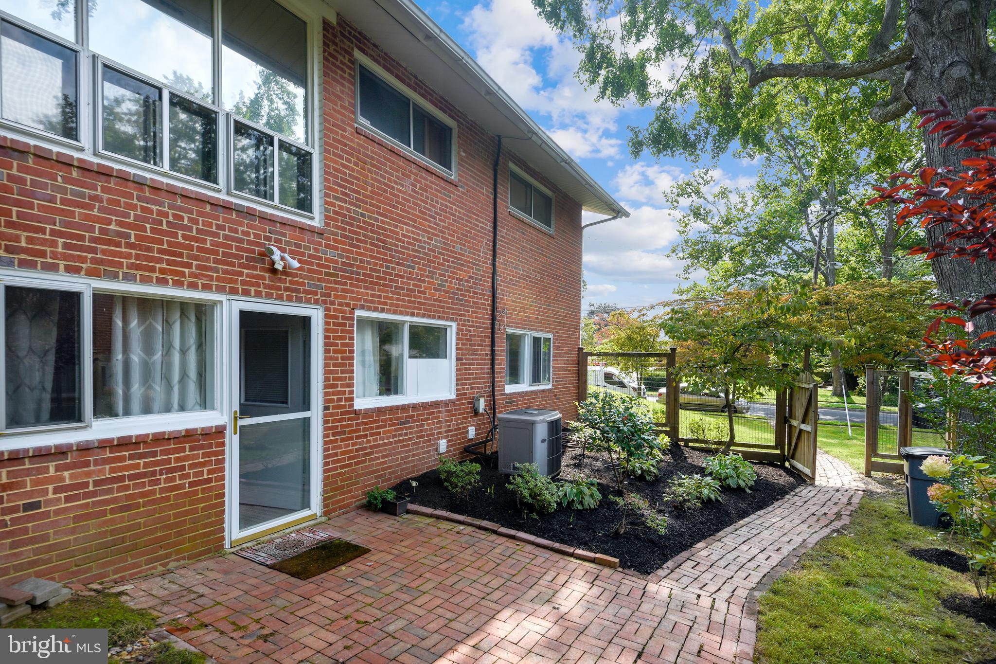 3516 Old Post Road Fairfax, VA 22030 - Photo 27 of 70 Separate entrance to lower suite