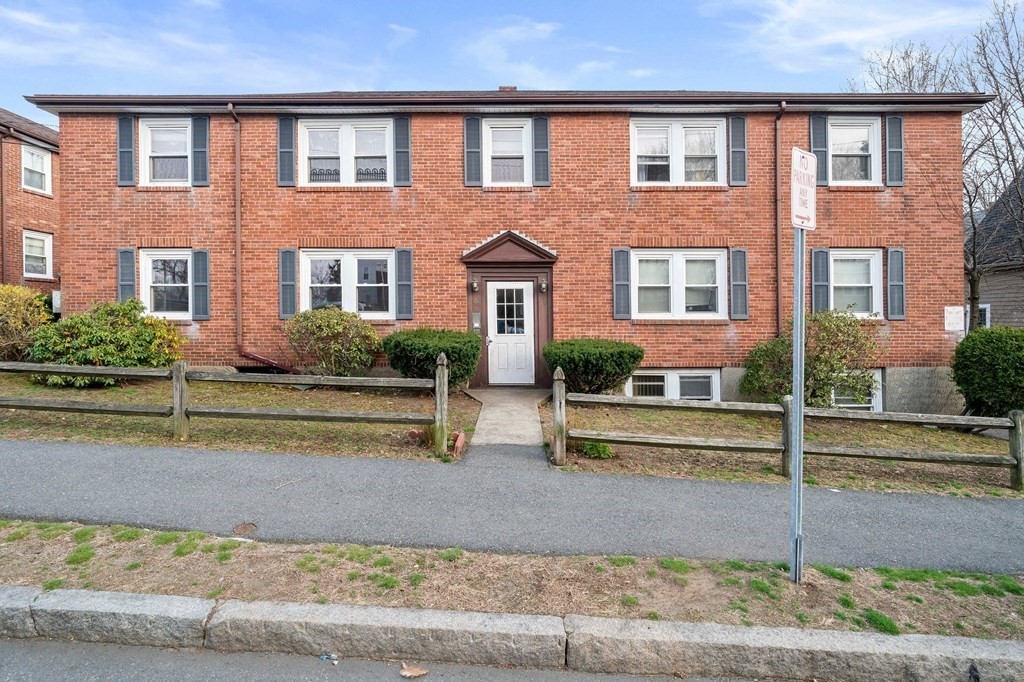 6 Oval Road, Unit 1 Quincy, MA 02170 - Photo 2 of 20 Gallery Image 2