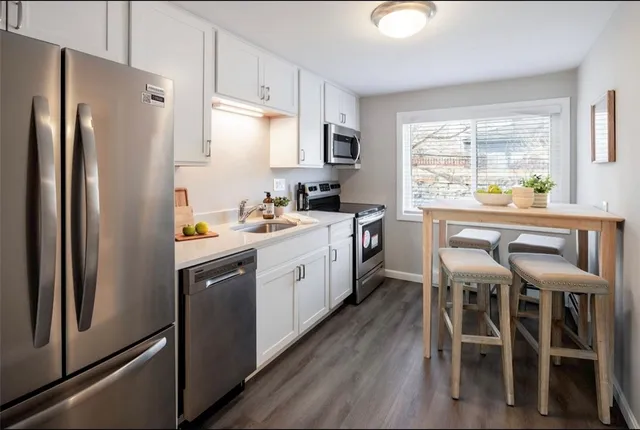 $3,000 | 151 Ocean Road, Unit 10, Narragansett, RI 02882