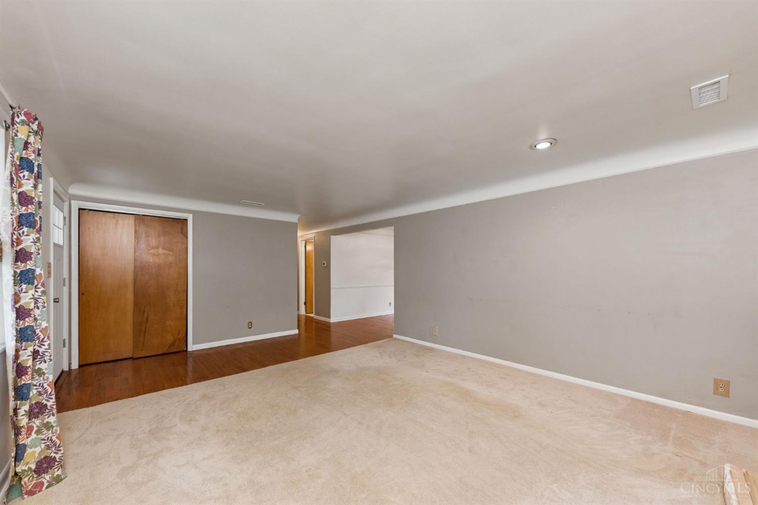 467 Craig Road Cincinnati, OH 45244 - Photo 5 of 24 Gallery Image 5