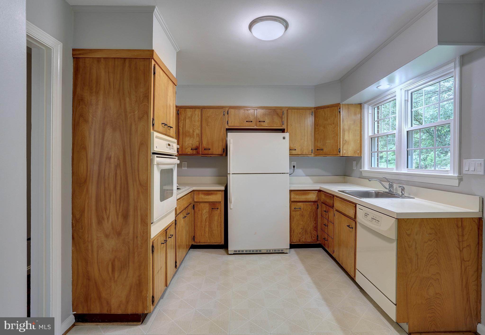 16200 Dorset Road Laurel, MD 20707 - Photo 8 of 37 Gallery Image 8