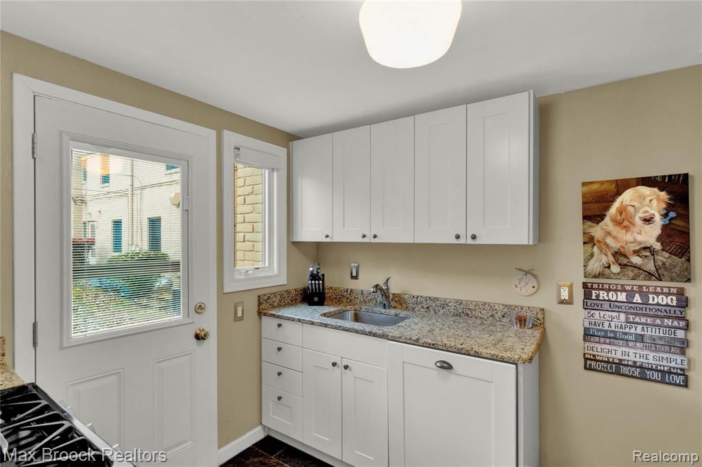 1971 Graefield Road Birmingham, MI 48009 - Photo 8 of 22
