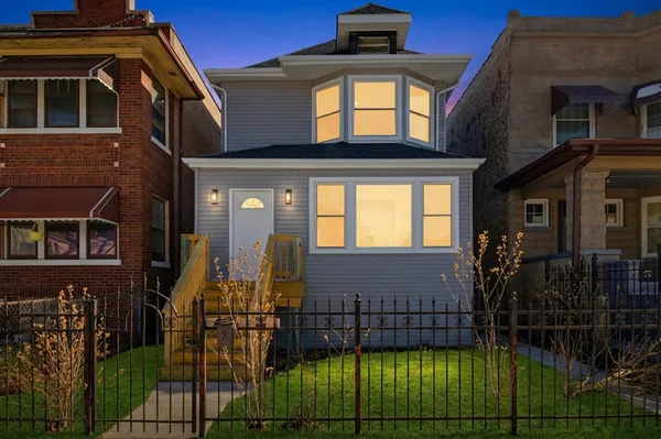 $399,900 | 821 North Lockwood Avenue, Chicago, IL 60651