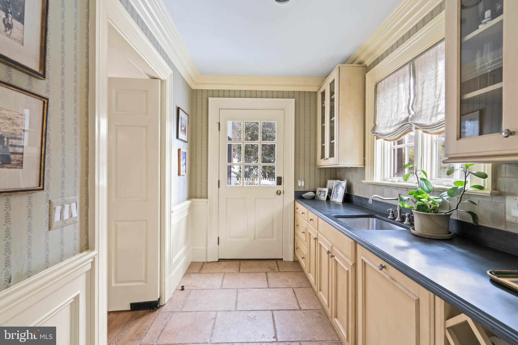 4641 Dexter Street Northwest Washington, DC 20007 - Photo 12 of 51 Butler's Pantry