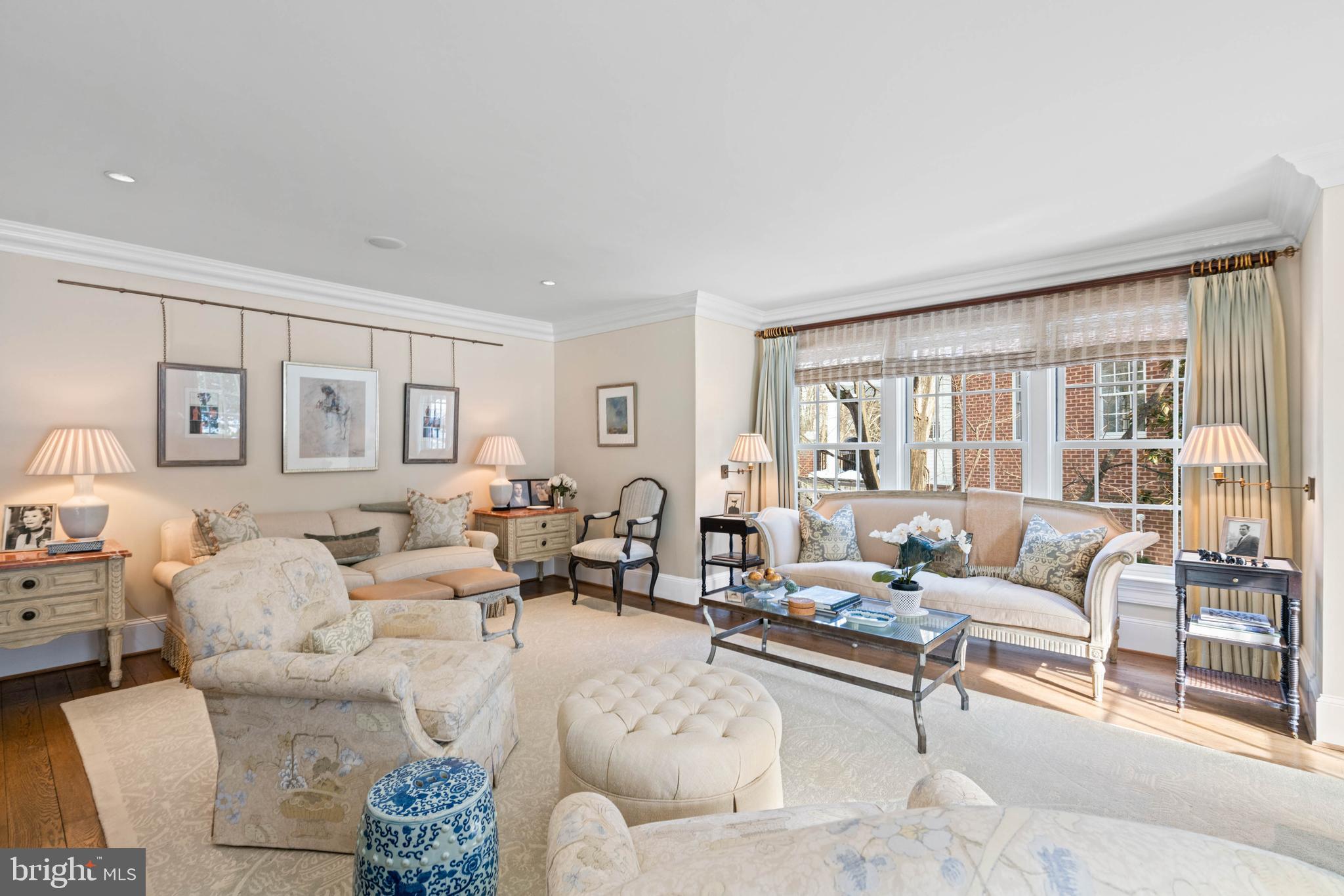 4641 Dexter Street Northwest Washington, DC 20007 - Photo 8 of 51 Living Room