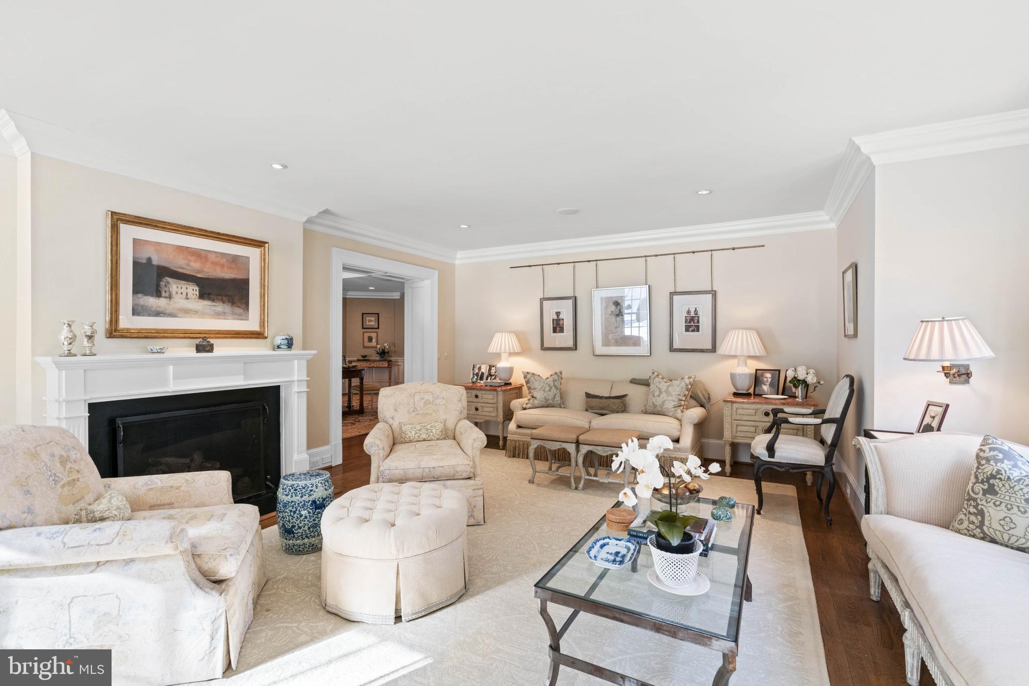 4641 Dexter Street Northwest Washington, DC 20007 - Photo 9 of 51 Living Room