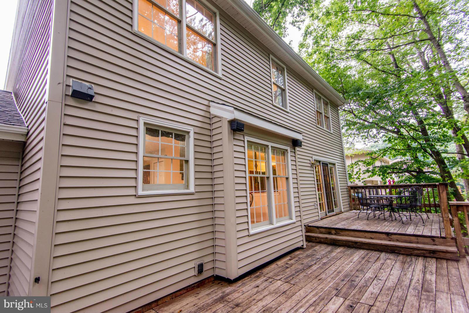 9830 Natick Road Burke, VA 22015 - Photo 22 of 25 Exterior (Rear)