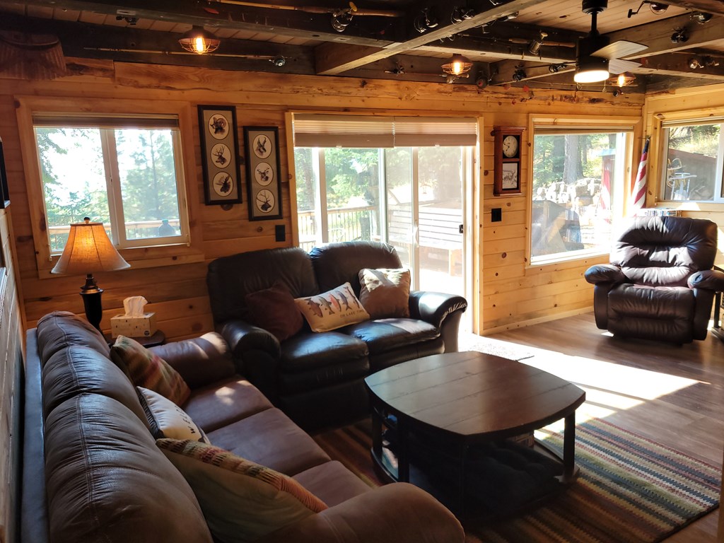 1511 West Mountain Road Cascade, ID 83611 - Photo 11 of 45 Most of the furniture included