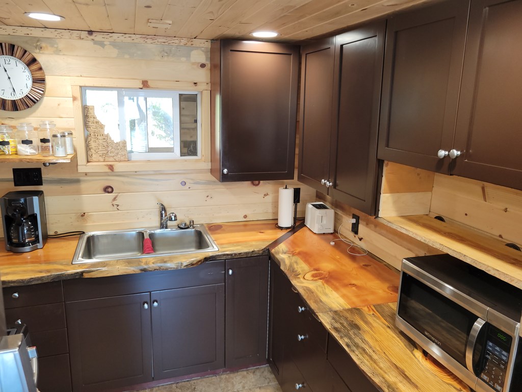 1511 West Mountain Road Cascade, ID 83611 - Photo 17 of 45 Lovely cabinetry