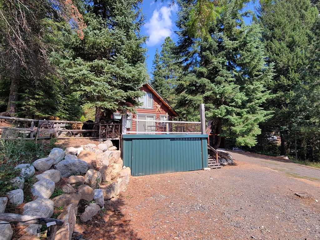 1511 West Mountain Road Cascade, ID 83611 - Photo 2 of 45 1.39 Acres