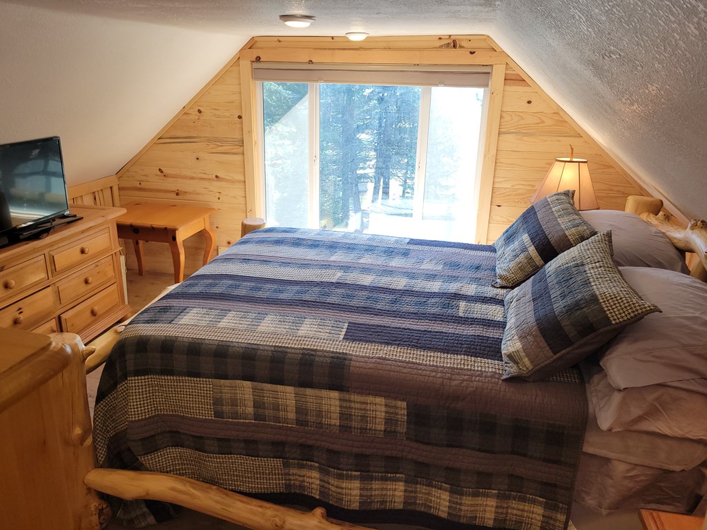 1511 West Mountain Road Cascade, ID 83611 - Photo 29 of 45 Bedroom