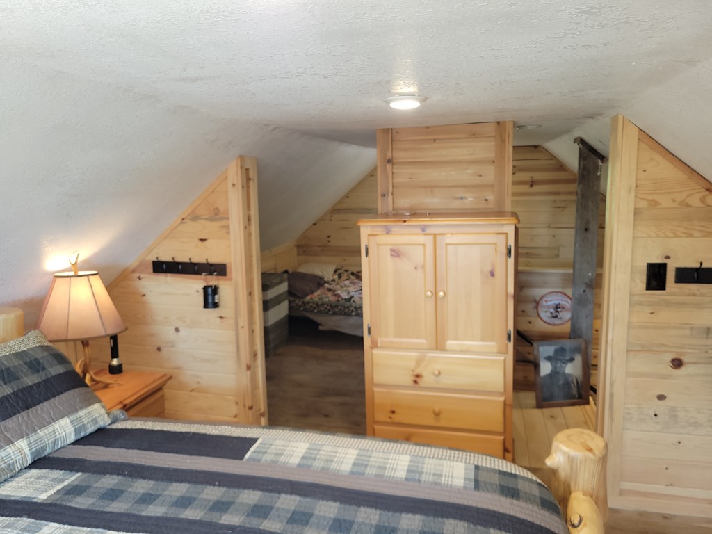 1511 West Mountain Road Cascade, ID 83611 - Photo 31 of 45 Lots of woodwork