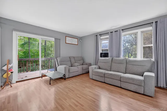 $399,000 | 150 Walnut Road, Lake Peekskill, NY 10537