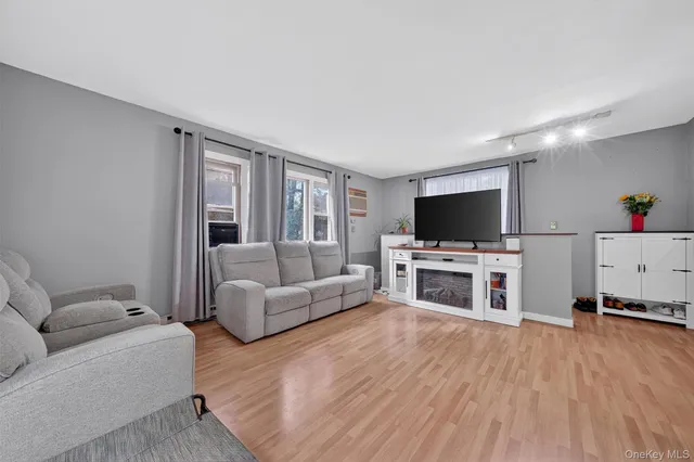 $399,000 | 150 Walnut Road, Lake Peekskill, NY 10537