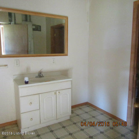 1049 Pitts Point Road Shepherdsville, KY 40165 - Photo 14 of 21 BATH
