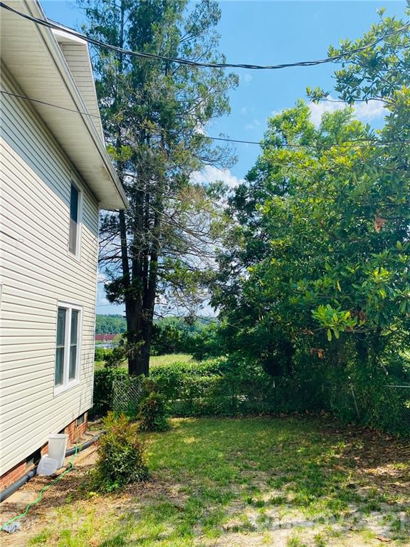 233 Blue Ridge Street Marion, NC 28752 - Photo 19 of 21 Gallery Image 19