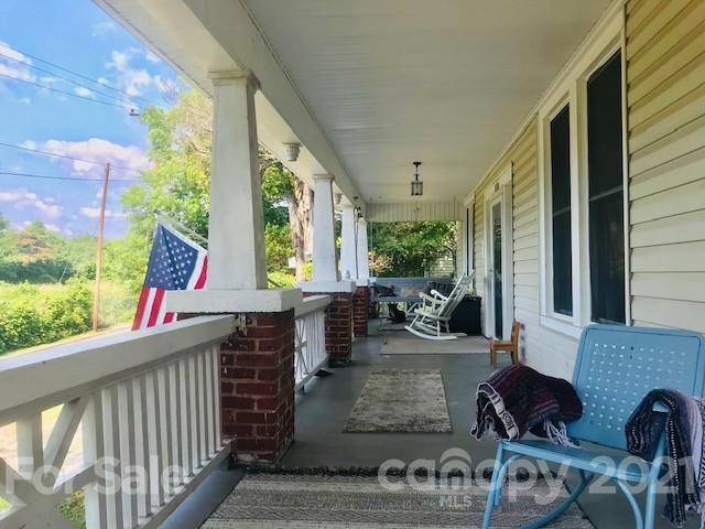 233 Blue Ridge Street Marion, NC 28752 - Photo 3 of 21 Gallery Image 3