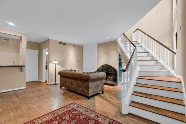 $400,000 | 5084 Augusta Street, Houston, TX 77007
