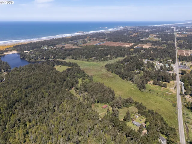 $820,000 | 48970 Highway 101, Bandon, OR 97411