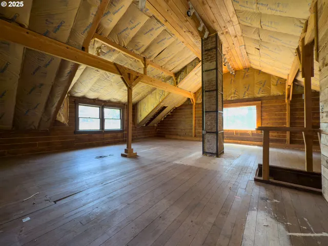 $820,000 | 48970 Highway 101, Bandon, OR 97411