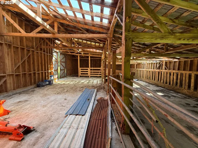 $820,000 | 48970 Highway 101, Bandon, OR 97411