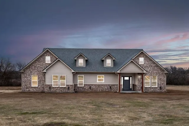 $398,000 | 181 Trinity Circle, Bowie, TX 76230