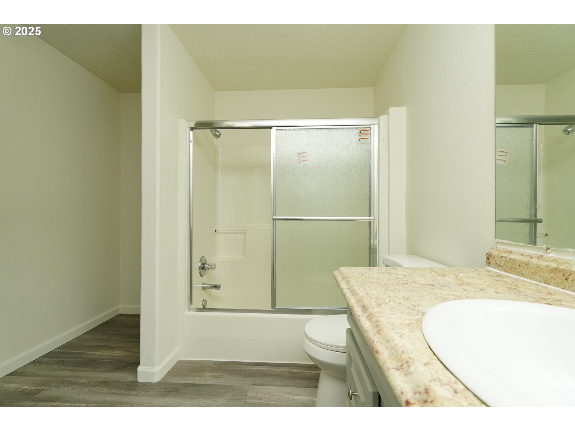 8224 Southeast Washington Street Portland, OR 97216 - Photo 15 of 16