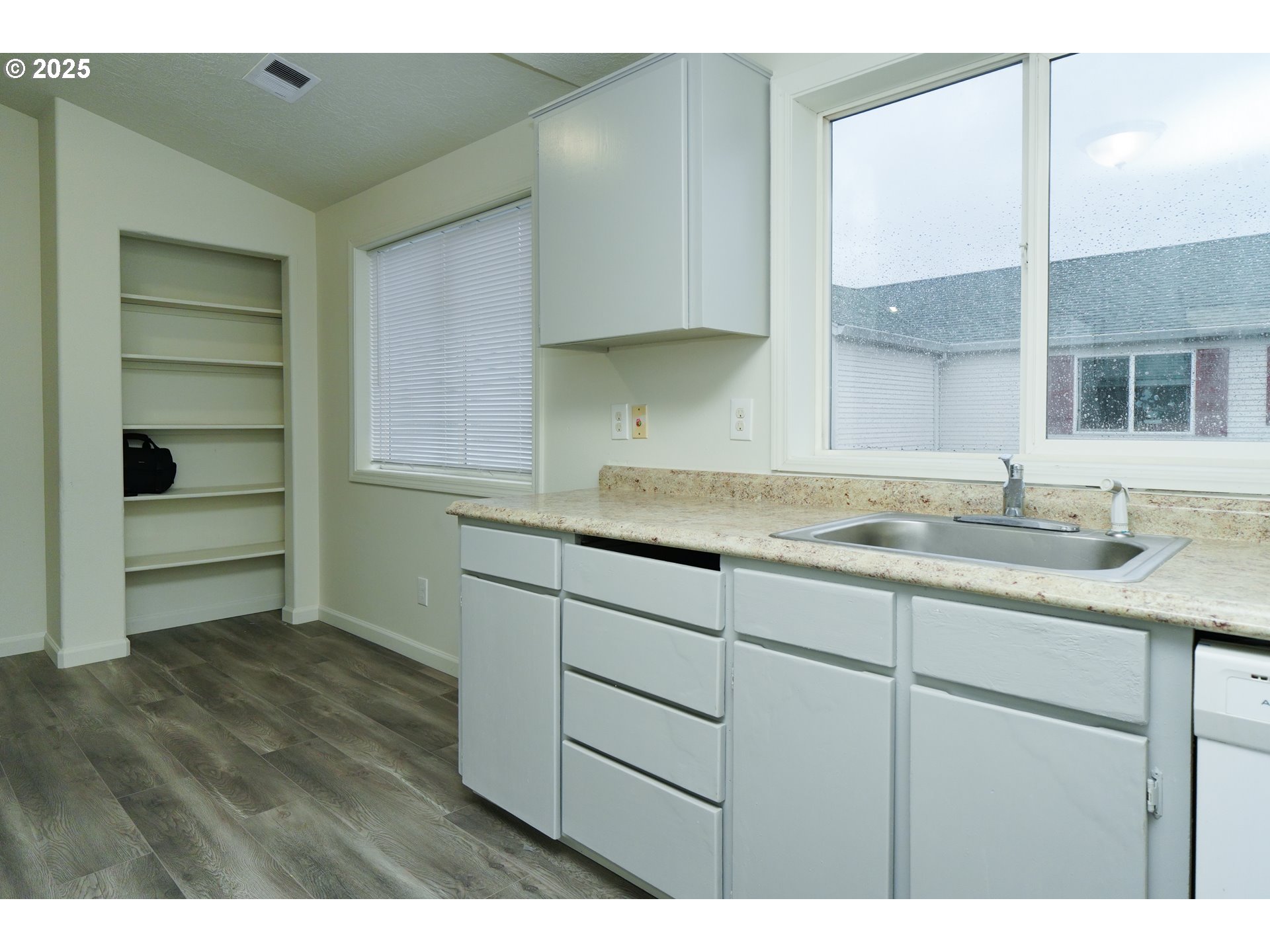 8224 Southeast Washington Street Portland, OR 97216 - Photo 7 of 16