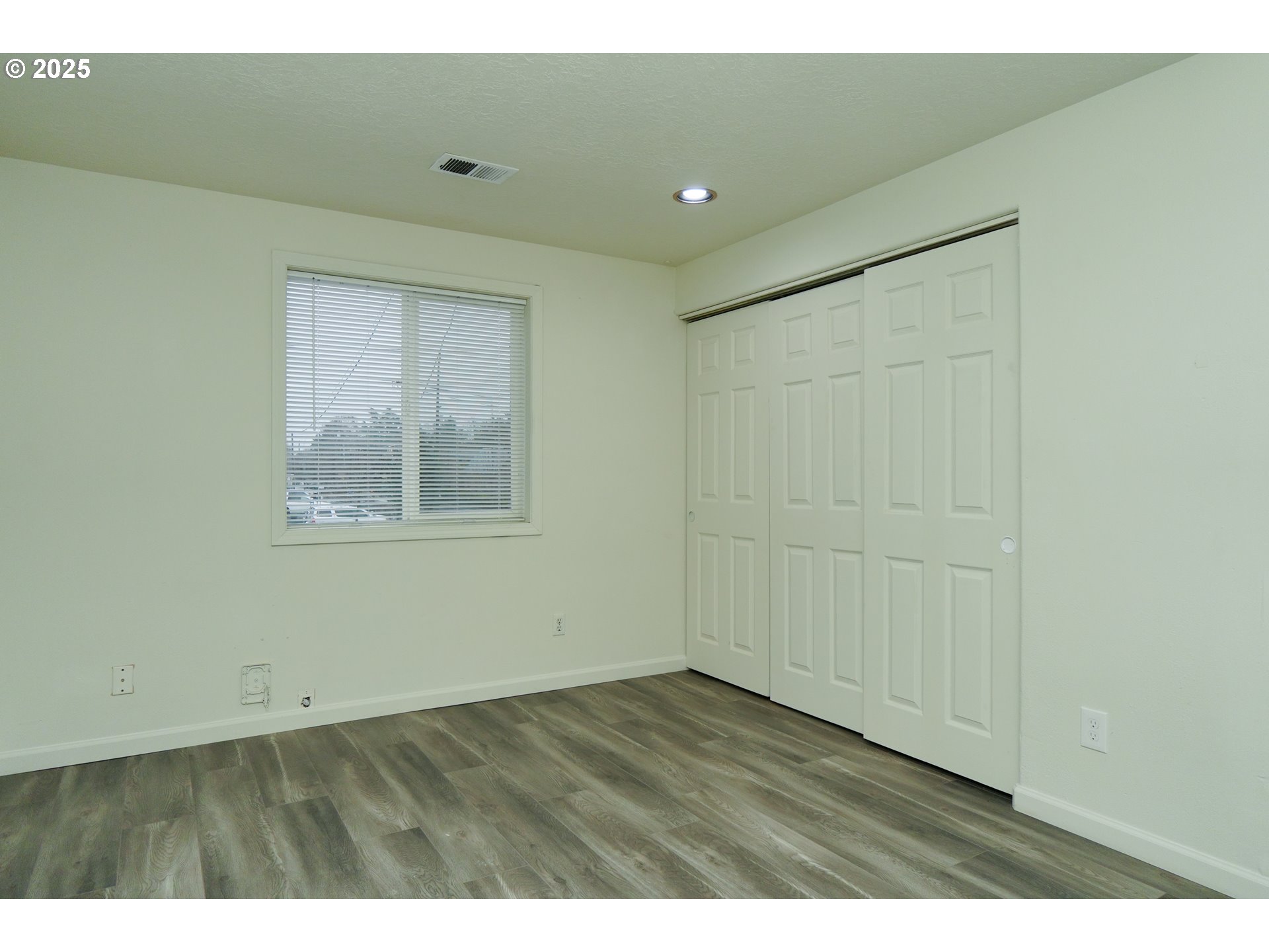 8224 Southeast Washington Street Portland, OR 97216 - Photo 8 of 16