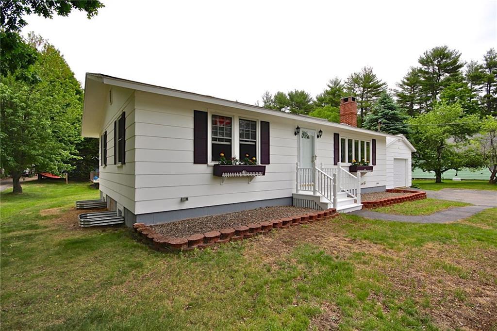204 Main Street Springvale, ME 04083 - Photo 3 of 35 This Ranch looks small, but it's...