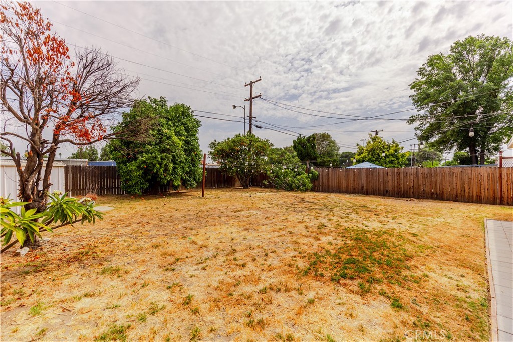 7734 Sycamore Avenue Riverside, CA 92504 - Photo 45 of 47 a view of a backyard
