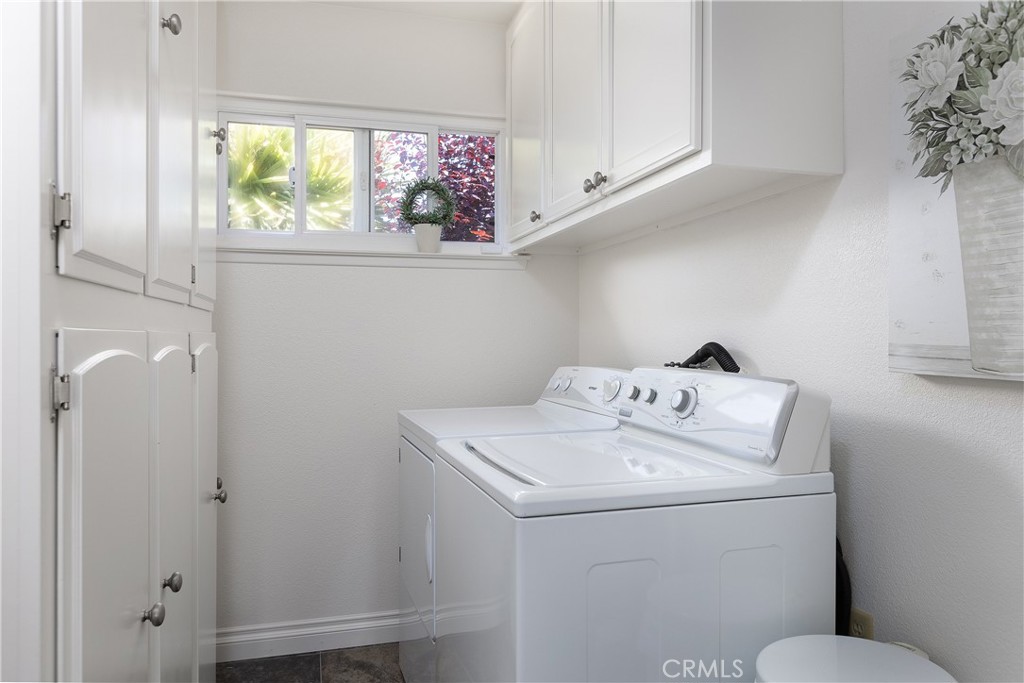 101 Java Street Morro Bay, CA 93442 - Photo 12 of 29 a utility room with dryer and washer