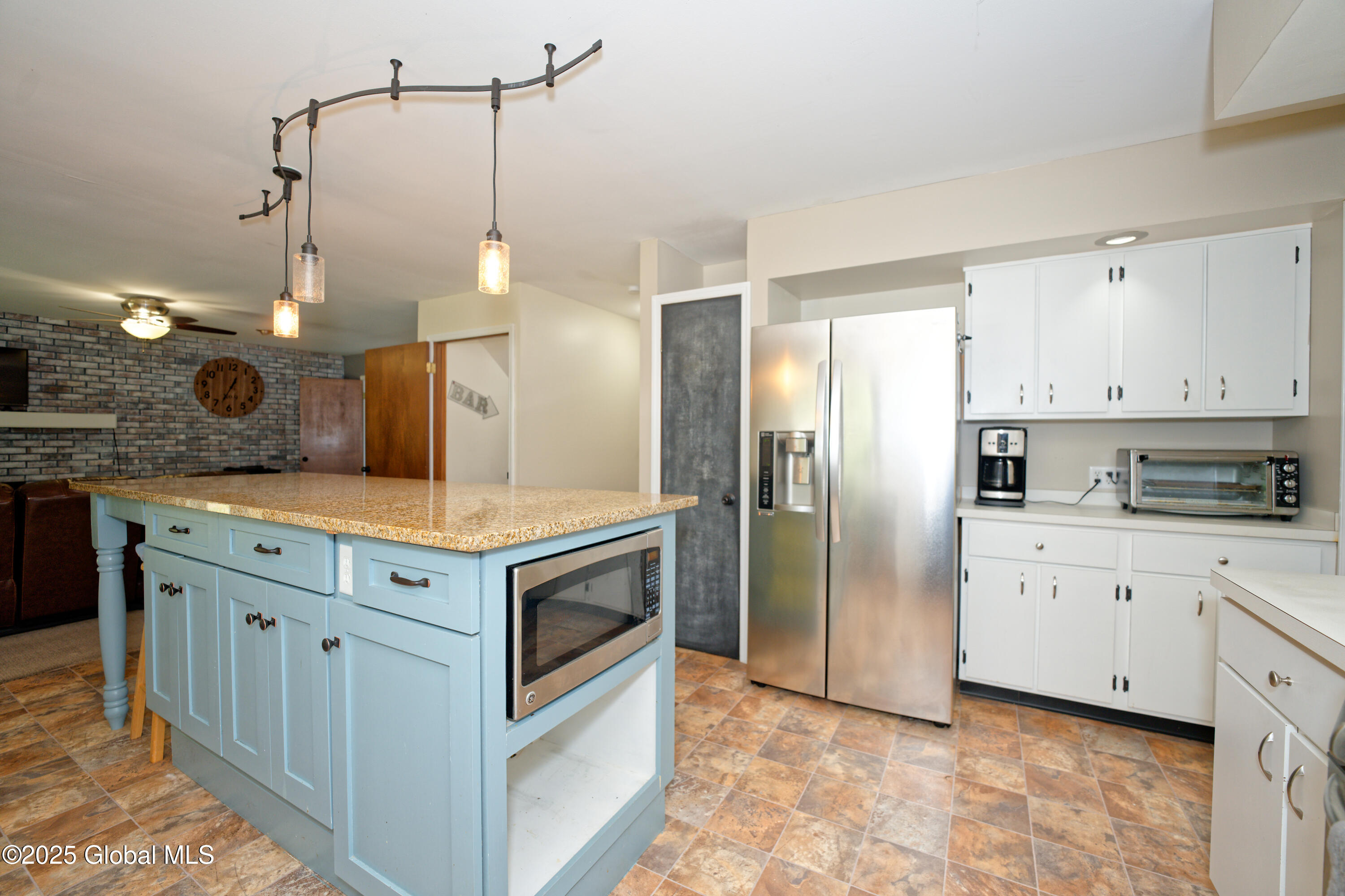 10 Sugar Pine Road Queensbury, NY 12804 - Photo 17 of 51 4 Kitchen 3