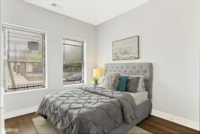 $2,250 | 416 East 44th Street, Unit 1, Chicago, IL 60653