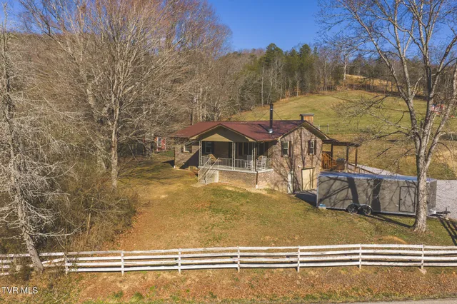 $965,000 | 3381 Upper Caney Valley Road, Tazewell, TN 37879