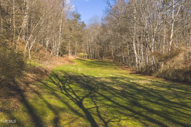 $965,000 | 3381 Upper Caney Valley Road, Tazewell, TN 37879