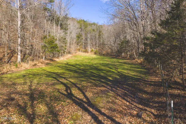 $965,000 | 3381 Upper Caney Valley Road, Tazewell, TN 37879
