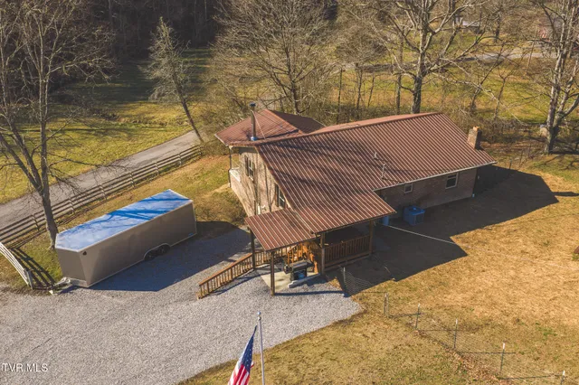 $965,000 | 3381 Upper Caney Valley Road, Tazewell, TN 37879