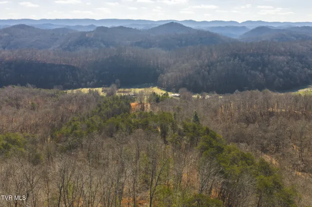 $965,000 | 3381 Upper Caney Valley Road, Tazewell, TN 37879