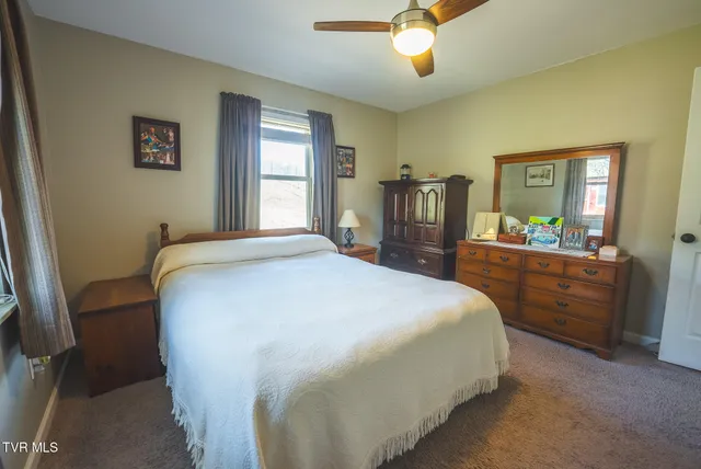 $965,000 | 3381 Upper Caney Valley Road, Tazewell, TN 37879