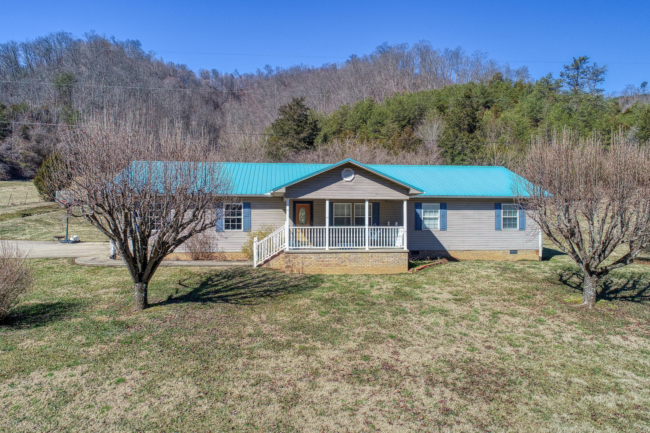 375 East Pumpkin Valley Road Eidson, TN 37731 - Photo 1 of 53 CBJ. 375 E Pumpkin Valley. Eidson MLSa