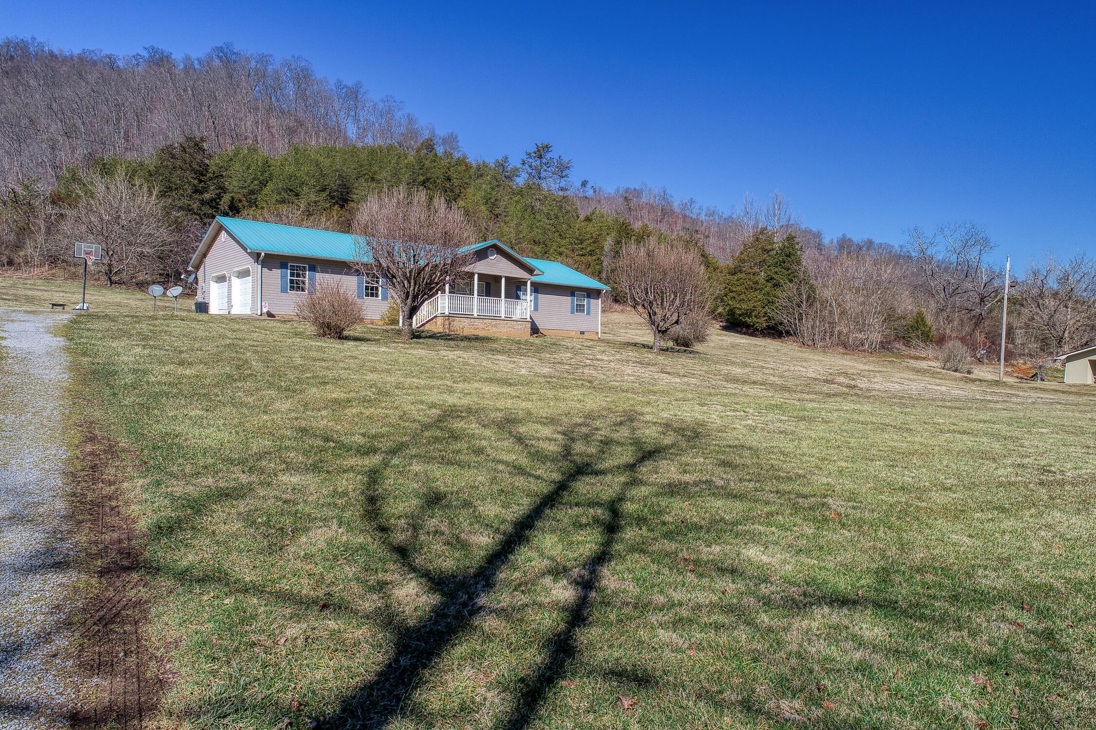 375 East Pumpkin Valley Road Eidson, TN 37731 - Photo 13 of 53 CBJ. 375 E Pumpkin Valley. Eidson MLSa