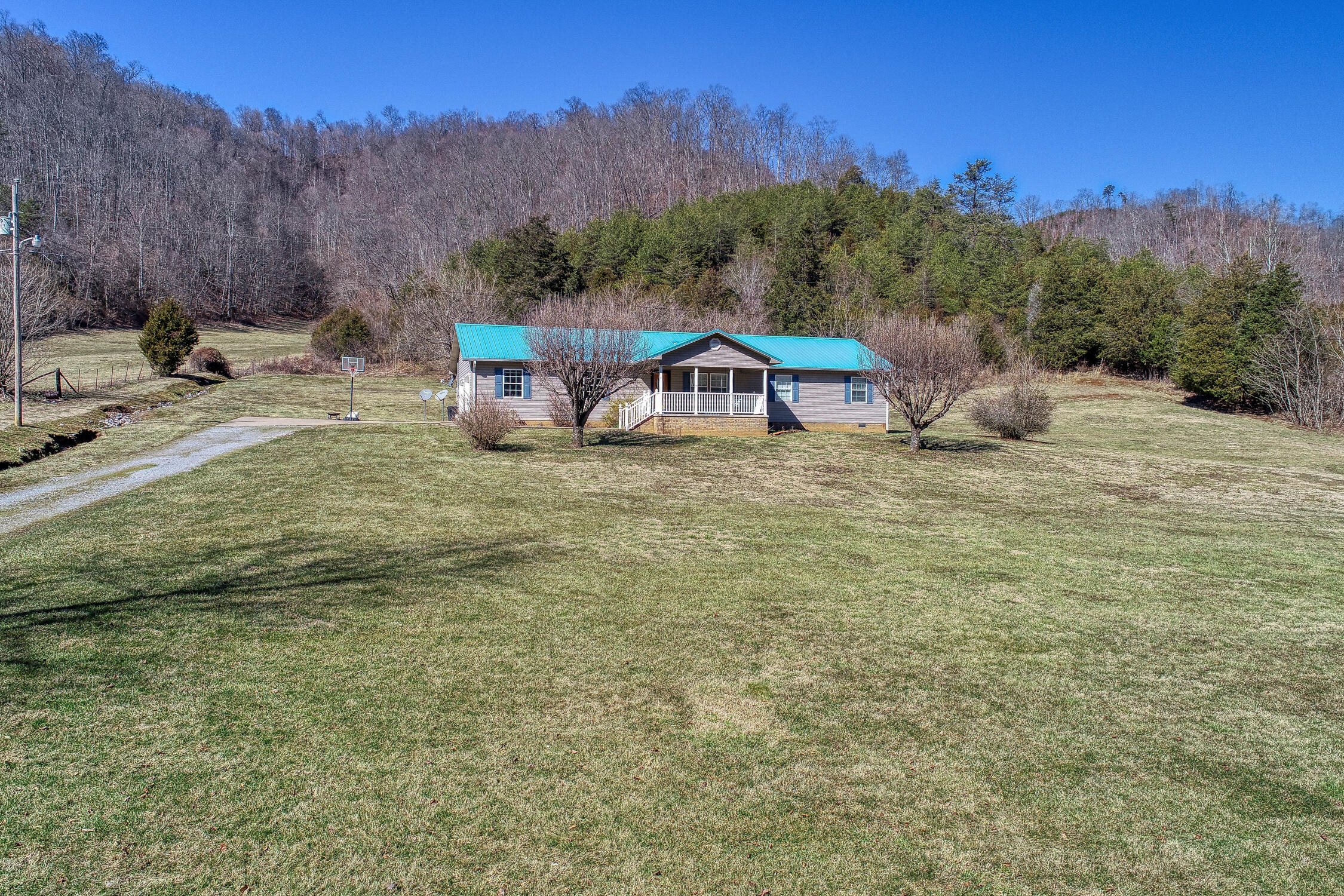 375 East Pumpkin Valley Road Eidson, TN 37731 - Photo 15 of 53 CBJ. 375 E Pumpkin Valley. Eidson MLSa