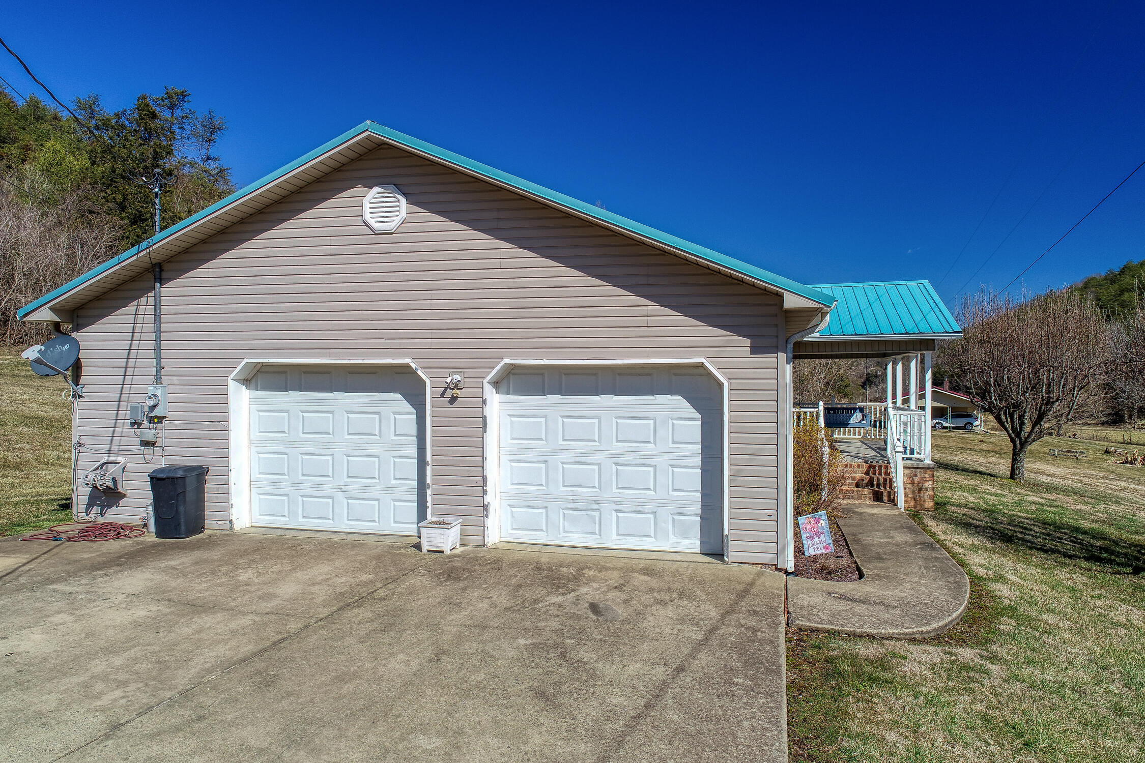 375 East Pumpkin Valley Road Eidson, TN 37731 - Photo 4 of 53 CBJ. 375 E Pumpkin Valley. Eidson MLSa