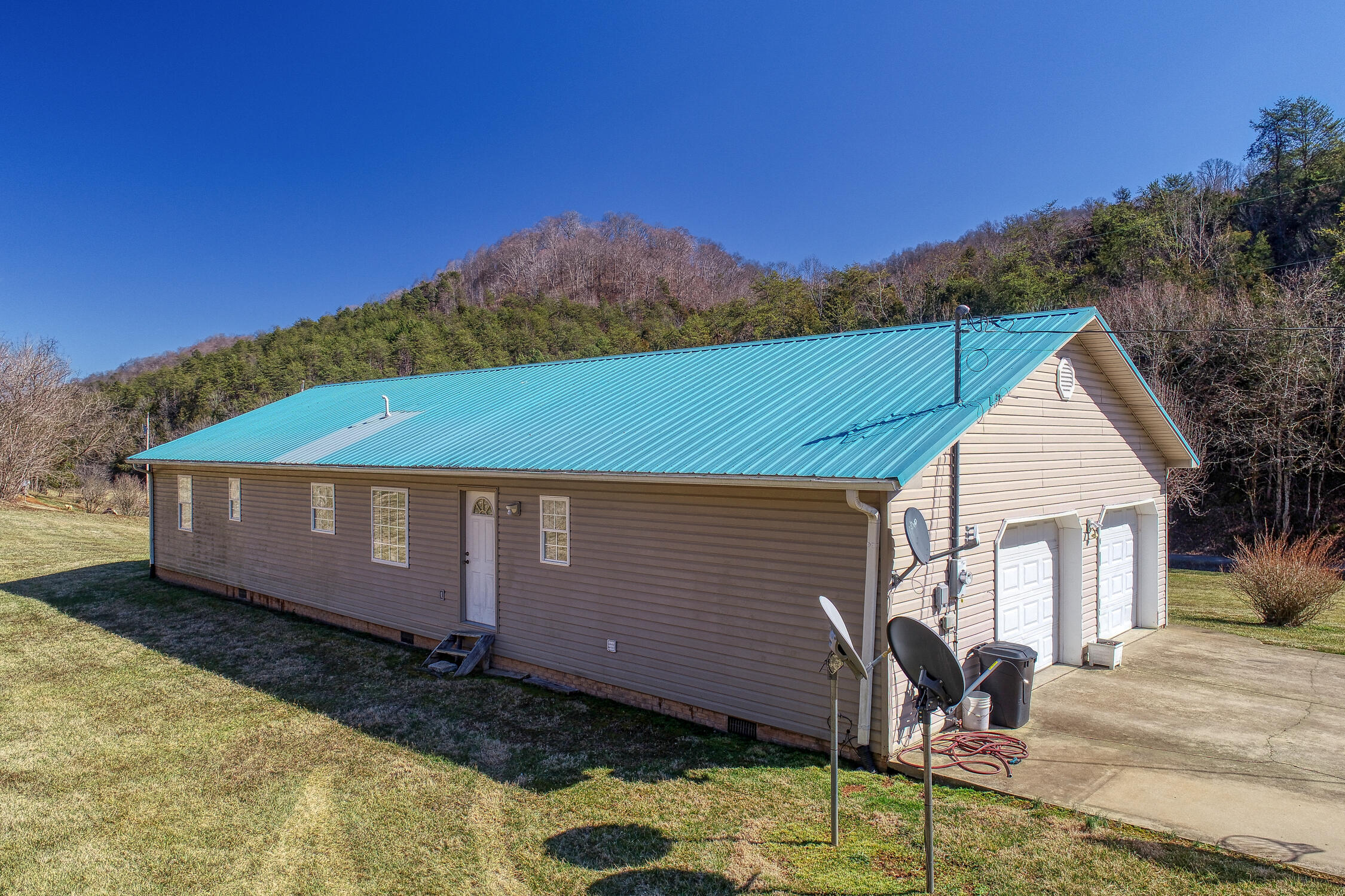 375 East Pumpkin Valley Road Eidson, TN 37731 - Photo 5 of 53 CBJ. 375 E Pumpkin Valley. Eidson MLSa