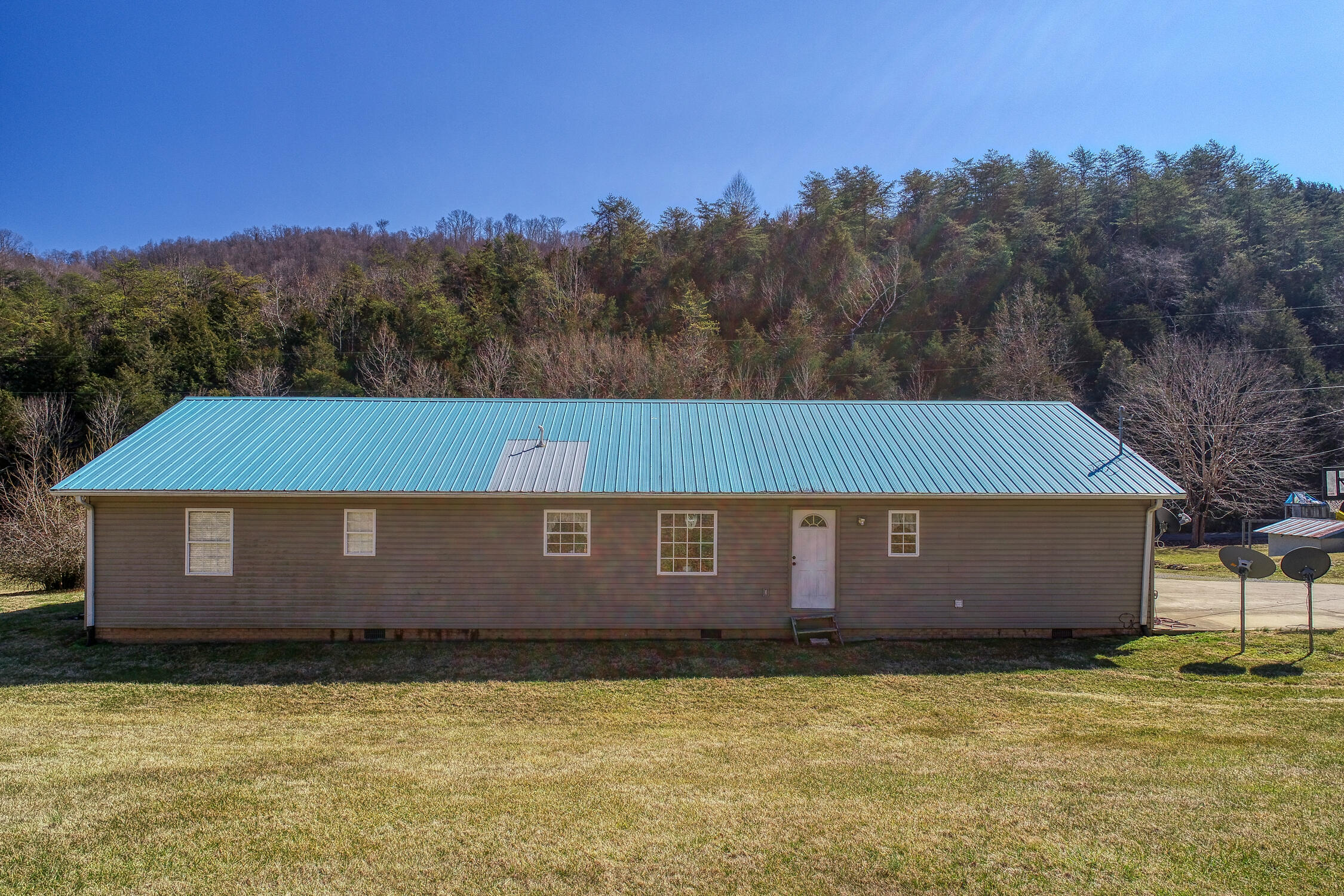 375 East Pumpkin Valley Road Eidson, TN 37731 - Photo 6 of 53 CBJ. 375 E Pumpkin Valley. Eidson MLSa