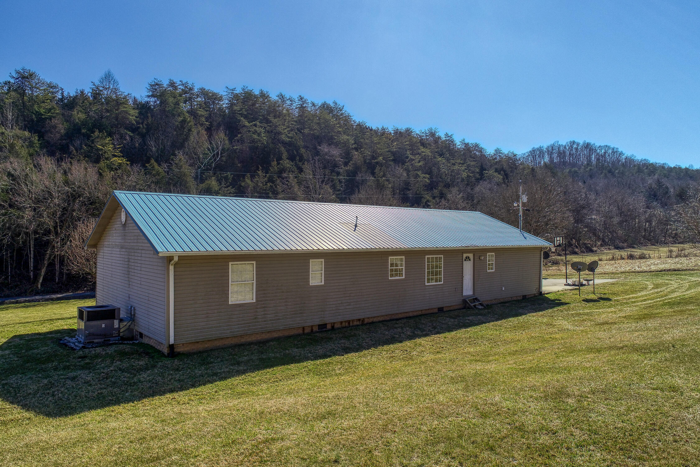 375 East Pumpkin Valley Road Eidson, TN 37731 - Photo 7 of 53 CBJ. 375 E Pumpkin Valley. Eidson MLSa