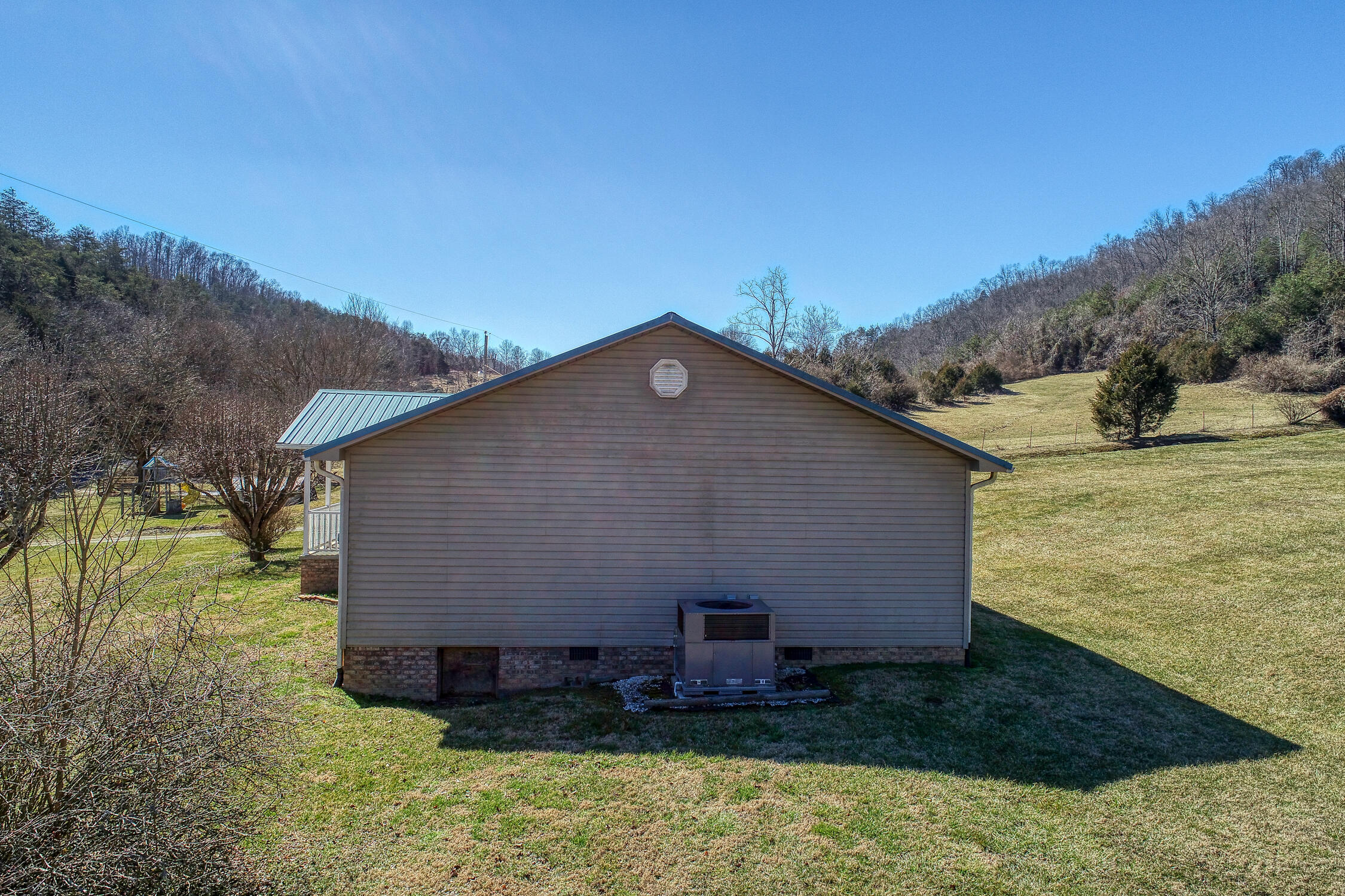 375 East Pumpkin Valley Road Eidson, TN 37731 - Photo 9 of 53 CBJ. 375 E Pumpkin Valley. Eidson MLSa